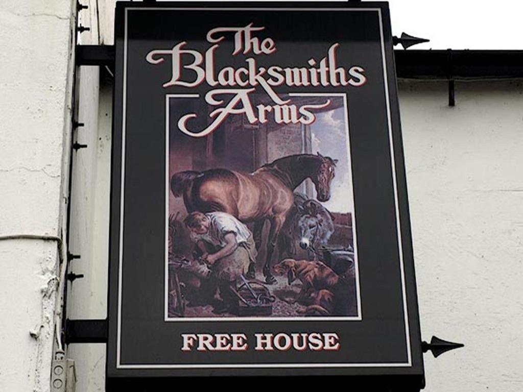 The Blacksmiths Arms Hotel แบรมพ์ตัน ภายนอก รูปภาพ